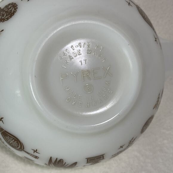 Vintage Pyrex 441 Early American Cinderella Nesting Bowl (1-1/2 Pint) - Picture 5 of 8